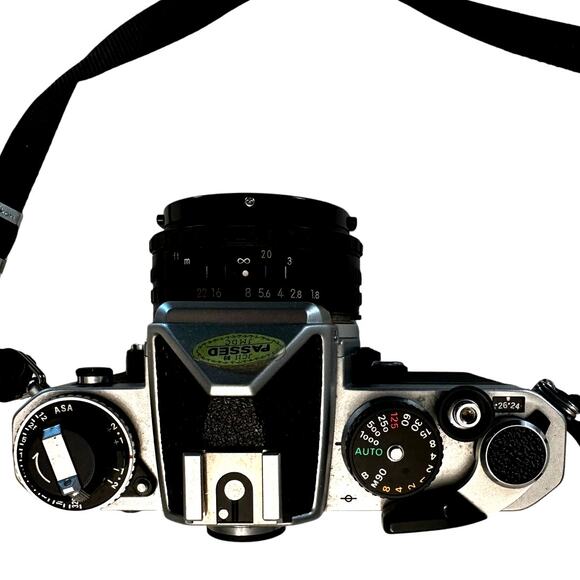 Nikon FM 35mm SLR Film Camera with Nikon Series E 150mm 1.8 Lens - Picture 2 of 7